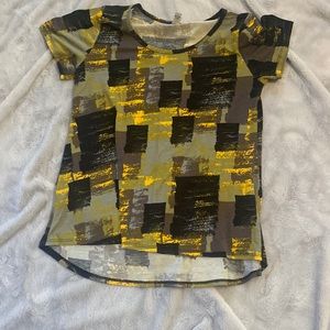 Lularoe Classic medium tee